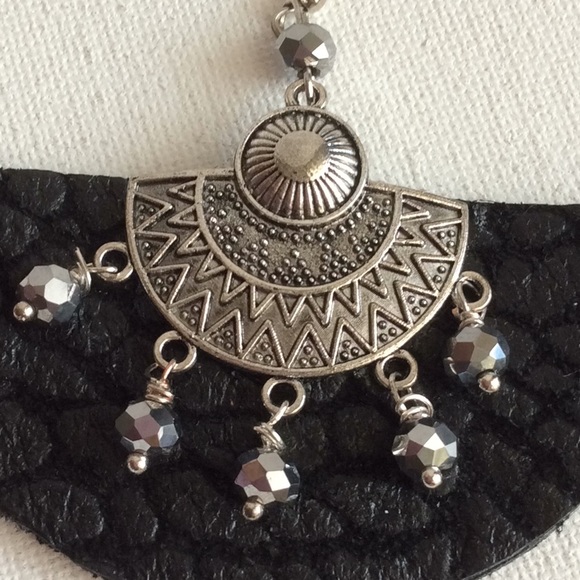 925 SS Black Leather & Iridescent Bead Earrings - Picture 8 of 9